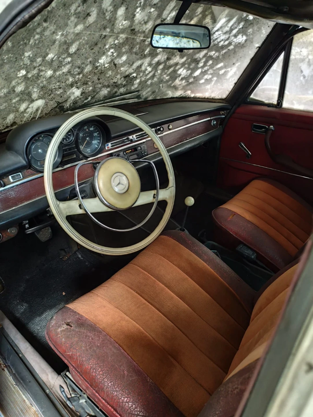 MERCEDES BENZ 220 S COLAS  W 111 " DIESEL"